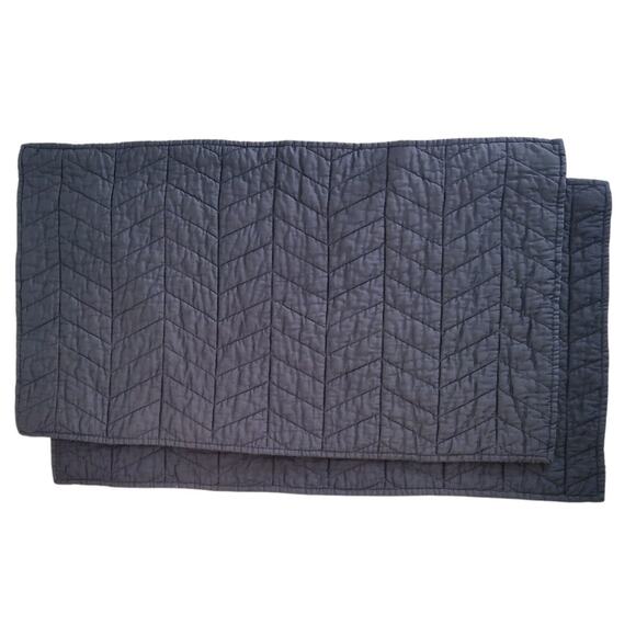 UGG Set of 2 King Pillow Shams Blue Gray Quilted Textured Gauze 35x20 EUC - Picture 2 of 10